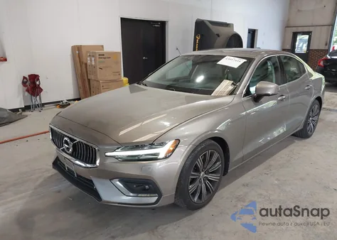 2020 Volvo S60 T6 Inscription z USA, uszkodzony, nr VIN 7JRA22TL7LG039133